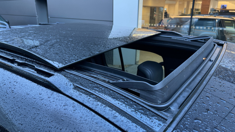 Land Rover Defender 3.0 D250 X-Dynamic HSE 110 5dr Auto Diesel Estate